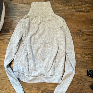 Alo yoga grey sweatshirt funnel neck size XS